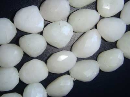 White Agate Faceted Tumble